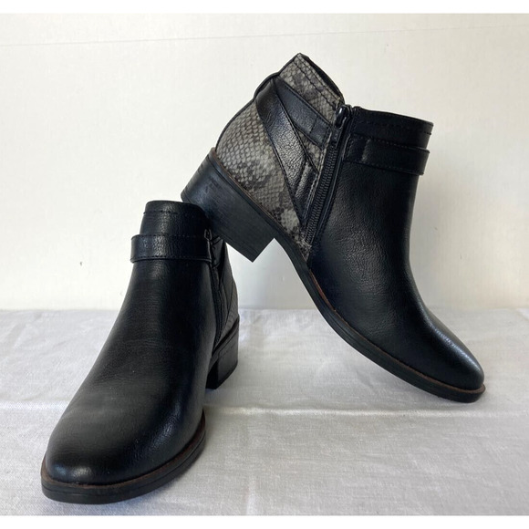 EUC Baretraps Ankle Boot, Bootie, Women's Size 7.5 M Black Faux Snake Skin - Picture 1 of 10